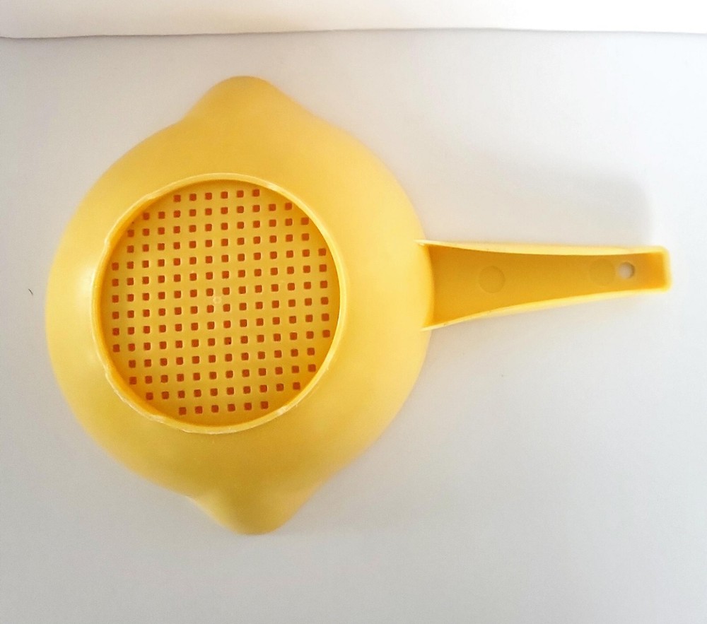 Vintage Tupperware Yellow Strainer Colander 1 Quart Double Spout
