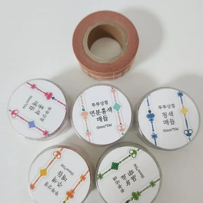 Tutu Store Knot Dye Set with Hanok Window Frame Official