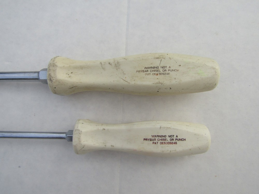 Snap On Tools SDD8 + SDD4 Flat head Screwdriver Set - White Handle