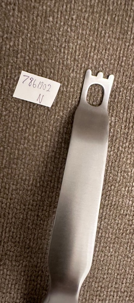 WM7861902-W ANGLED GLENOID RETRACTOR-FORKED 10"