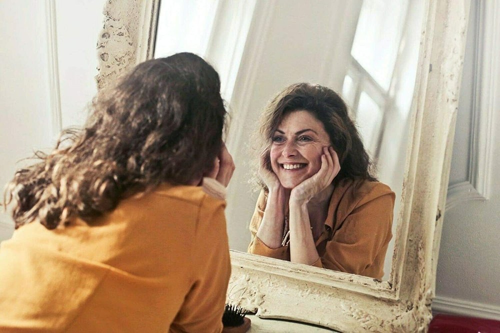 Instant Smile Makeover Temporary Teeth and Emergency Replacement Kit with Case