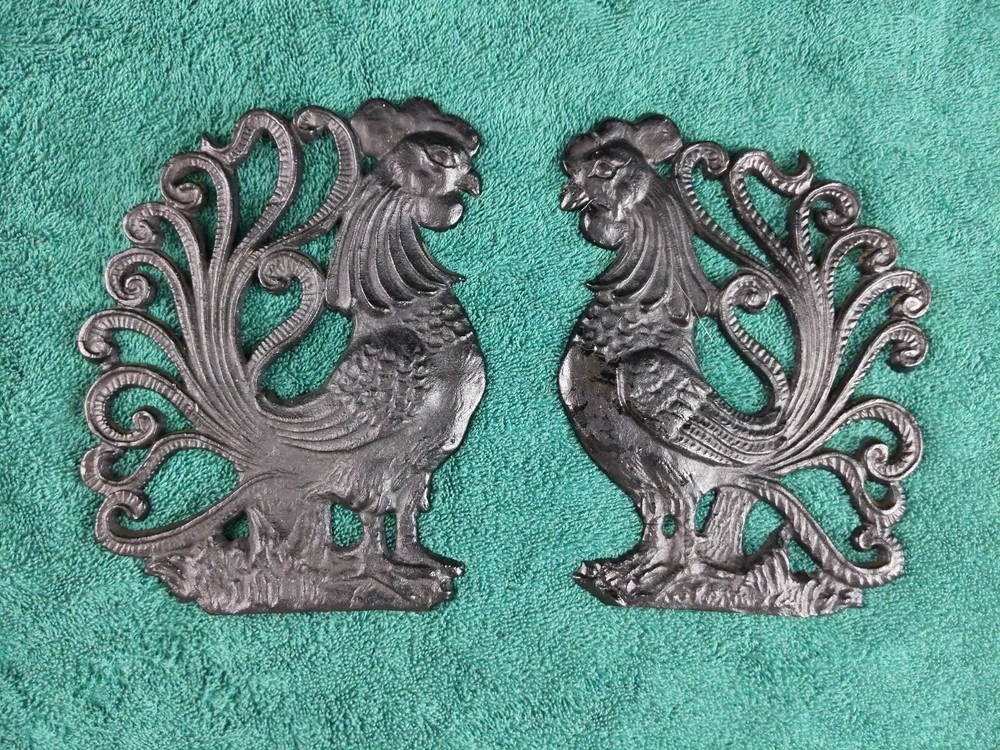 CAST IRON ROOSTERS WALL ART 7"tall