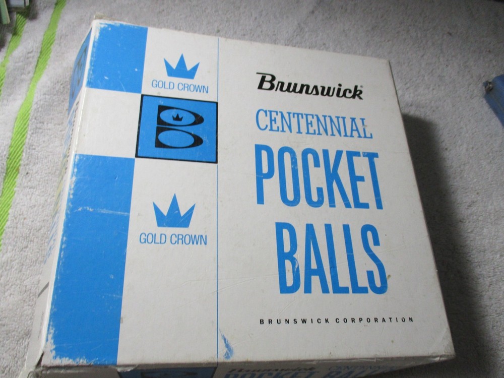 Vintage pool balls set complete nice