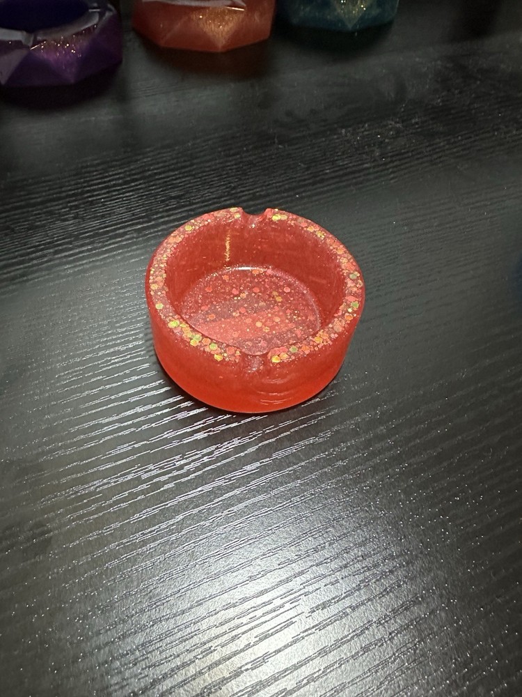 Small Resign Ash Tray