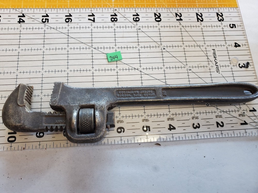 Vintage Walworth 10" Pipe Wrench Plumbing Tool