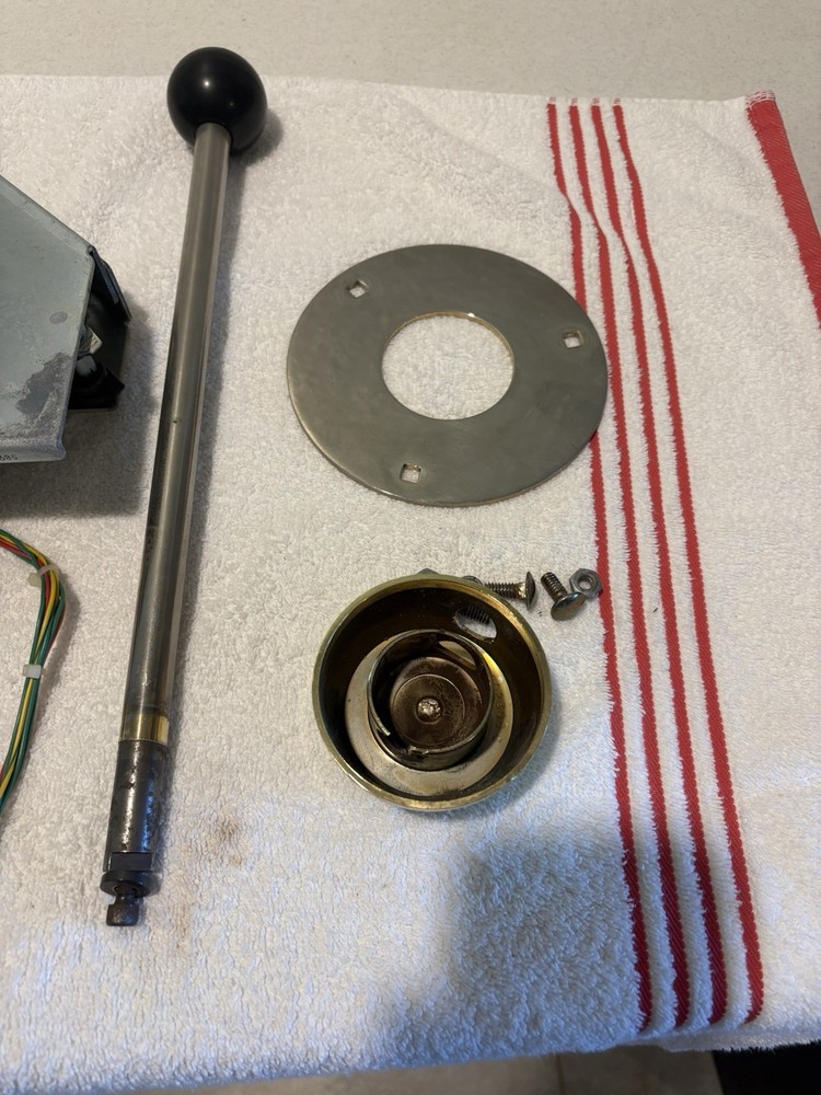 IGT S-2000 & S-Plus Upright Reel Pull Handle and Assembly