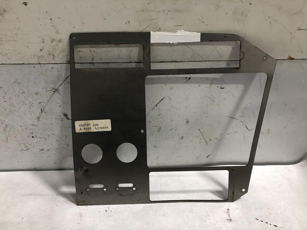 International 9100 SWITCH Dash Panel - Used