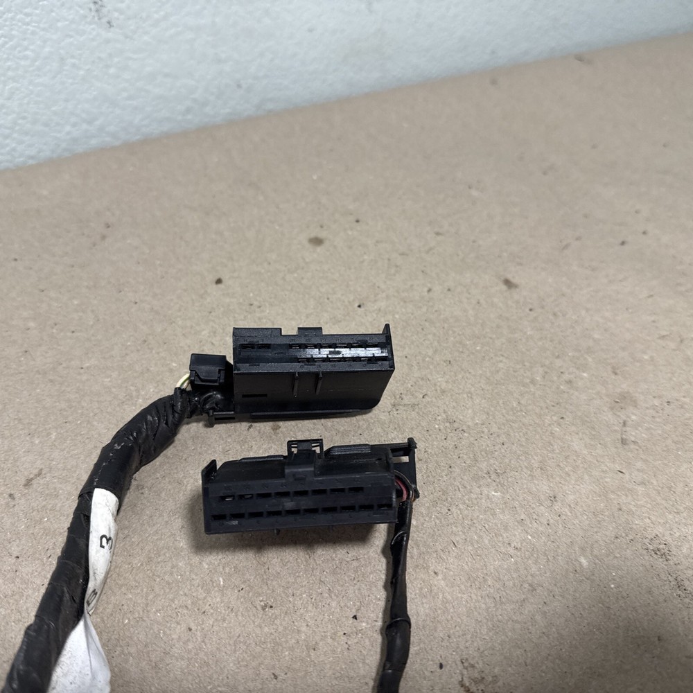 Dodge  TCM  Transmission Control Module P04896395AE Harness Connector Plug