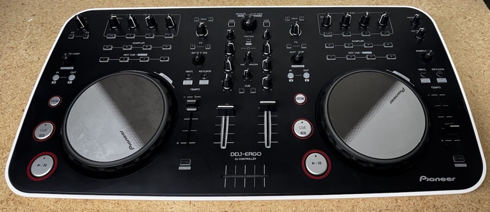 Pioneer DDJ-ERGO-V Digital DJ Controller ** Broken Button - Untested!!