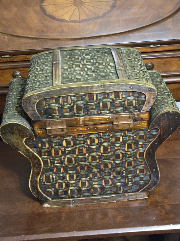 "Thomas Pacconi Basket with Lid Vintage Great Shape.
