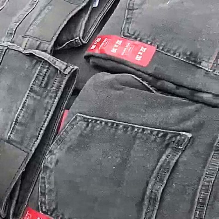 EXPRESS Jeans Mens Hyper Stretch Distressed Slim New without tag