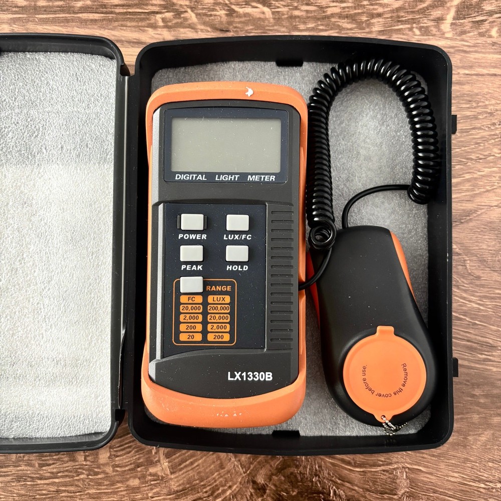 Digital Lux Meter LX1330B
