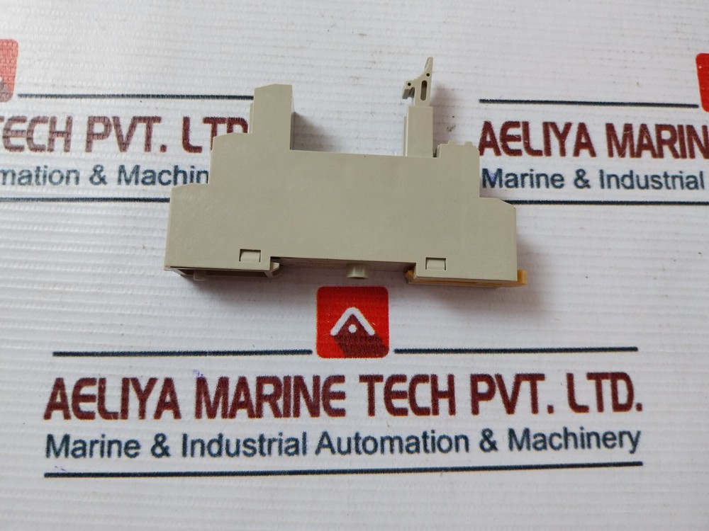 Omron P2RF-08-E Relay Socket P51736-03 250