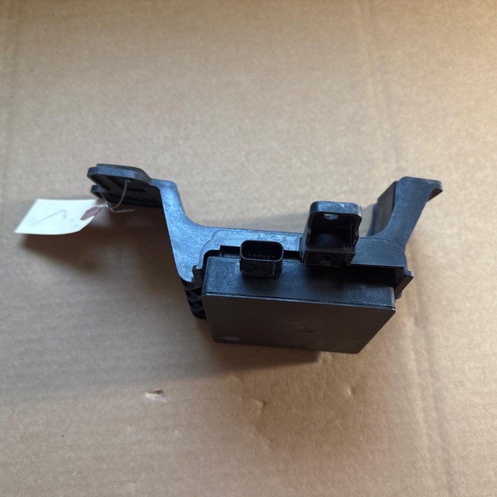 2015 Lincoln MKC Right Blind Spot Module Radar Sensor