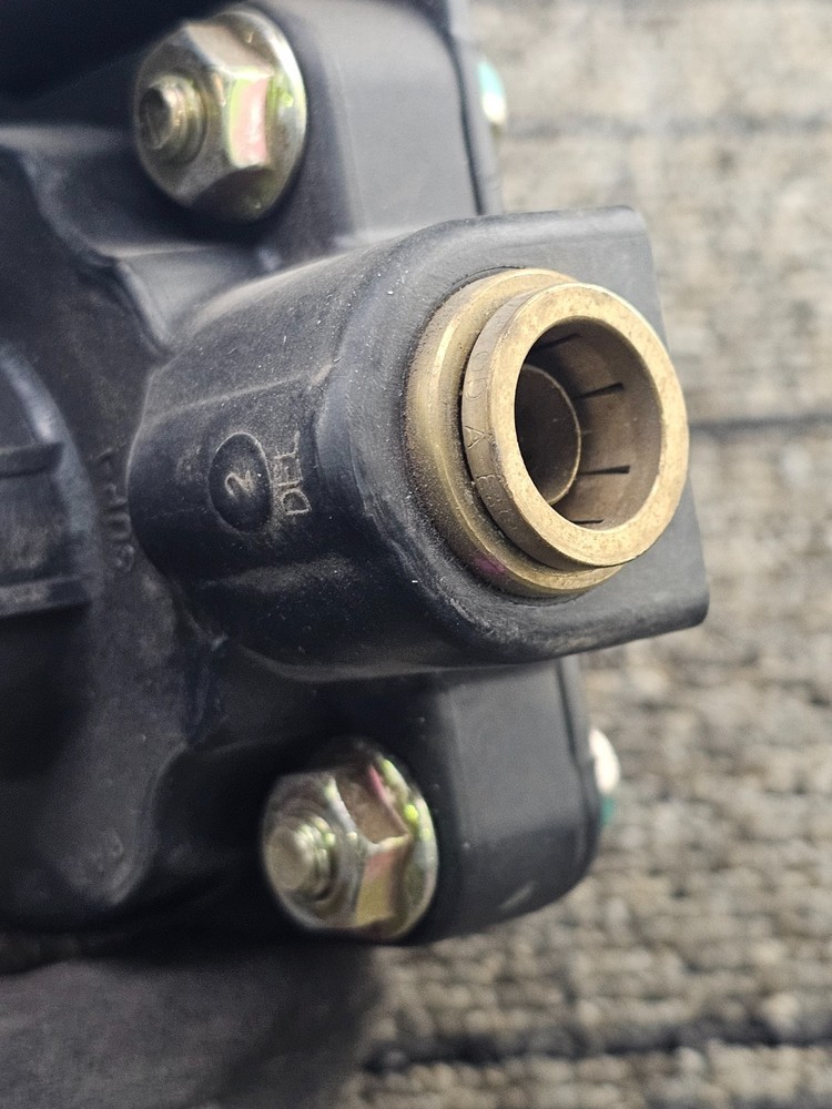 Bendix 3518868C2 Quick Release One Valve Pushlock