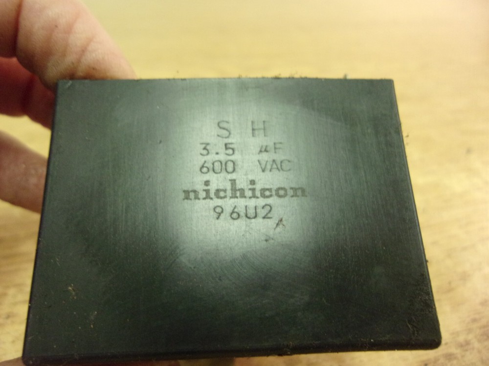 Nichicon 9642 600Vac