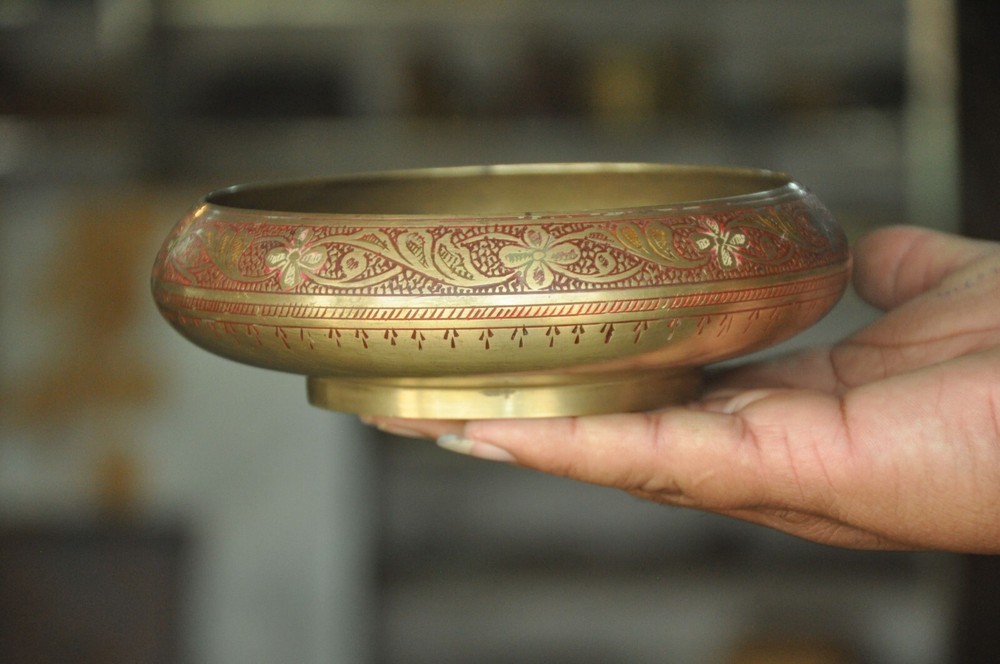 Vintage Handcrafted Solid Round Shape Lacquer Bowl, Nice Patina