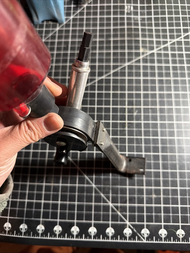 Lee Powder Dispenser used