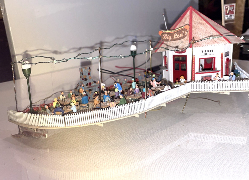 "Big Lou's Grill" Scratch BUILT, HO, Outdoor Dining - $185.00