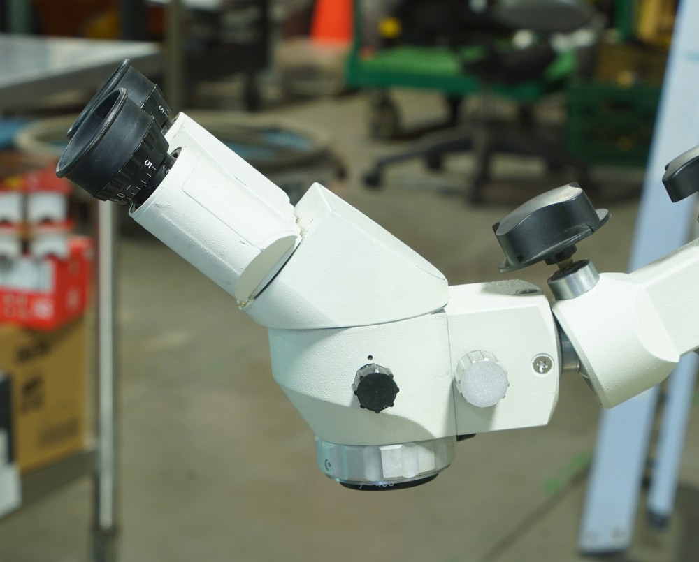 Seiler SSI-102 Stationary Surgical Microscope (FA1)