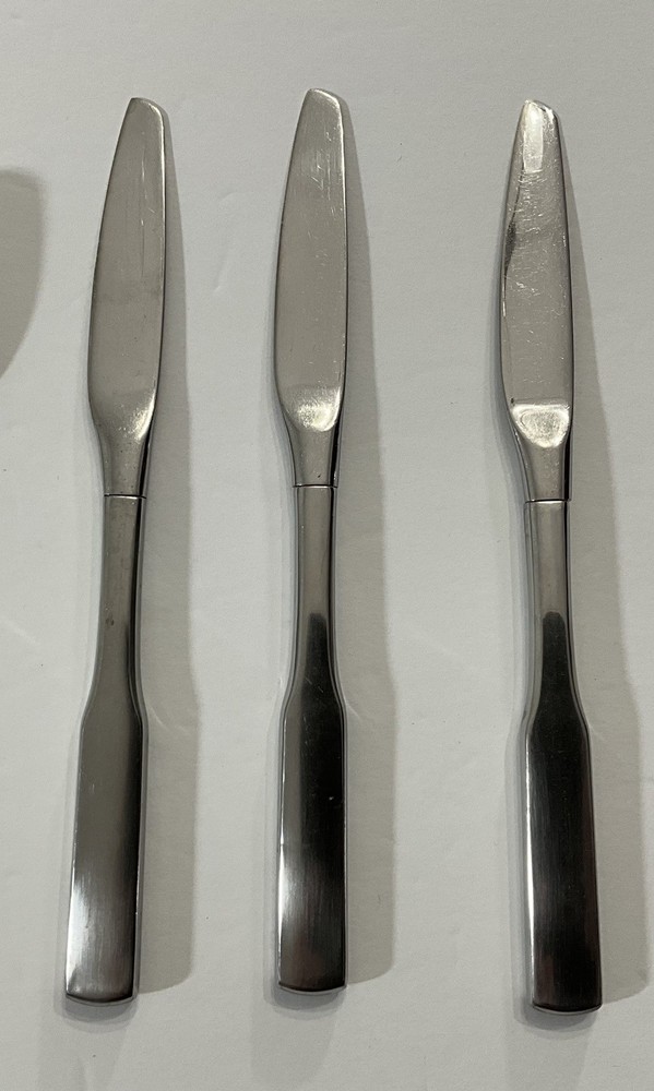 Lot 11 Oneida Stainless Flatware Antares