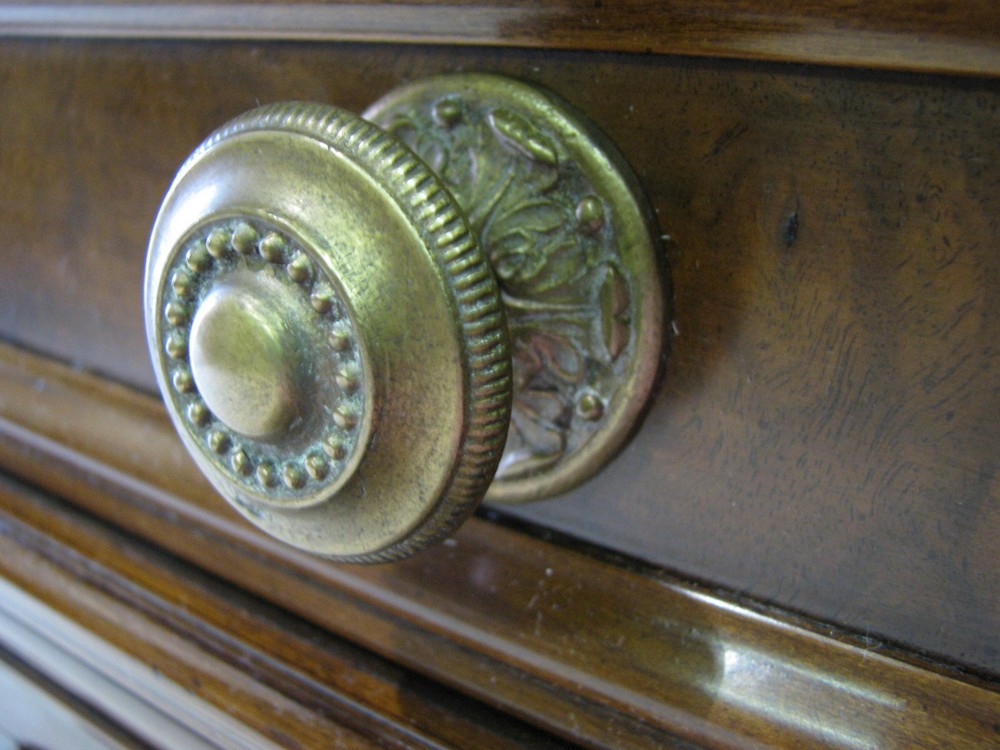 Karges Louis XVI Bar / Server With Dramatic Patterned Walnut Veneers & Flip Top