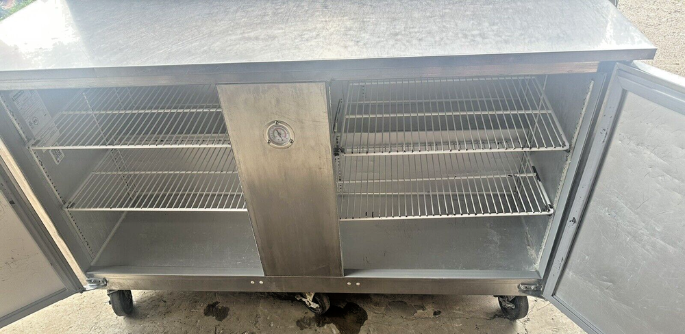 Traulsen UHT60-LR 60" Worktop Undercounter Refrigerator