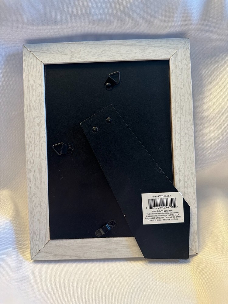 Azzure Home 5 x 7 Picture Frame