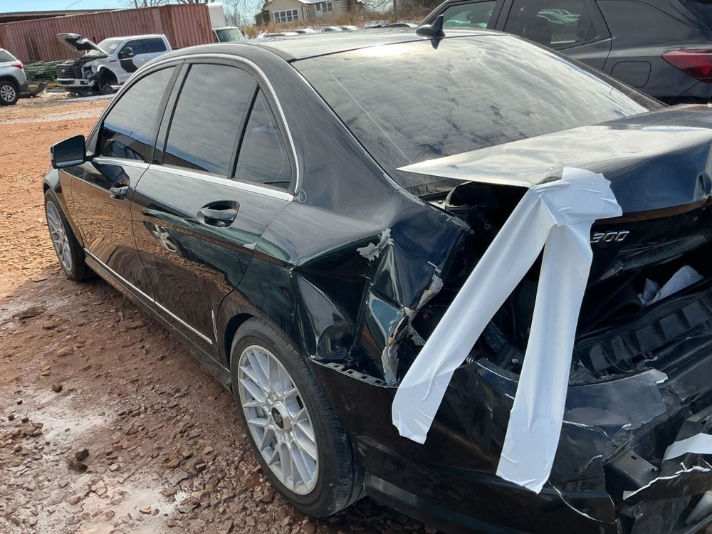 C220 2010 Glove Box 4945510