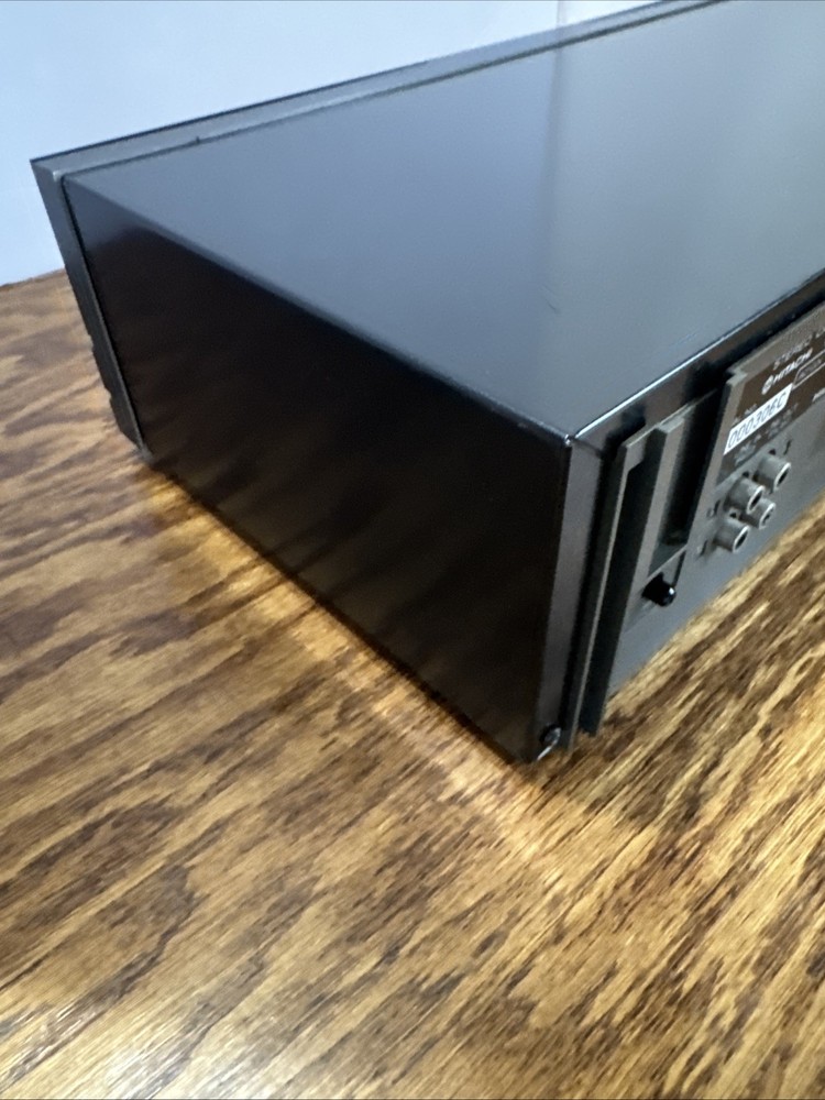 Hitachi - D-E4 Cassette Deck -tested Cleaned Belts Replaced.