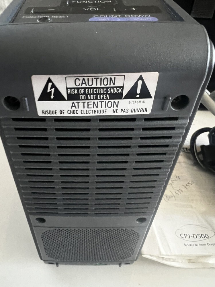 CPJ-D500 Sony LCD Projector w/ Case & Cables - Clean & Fully Functional!