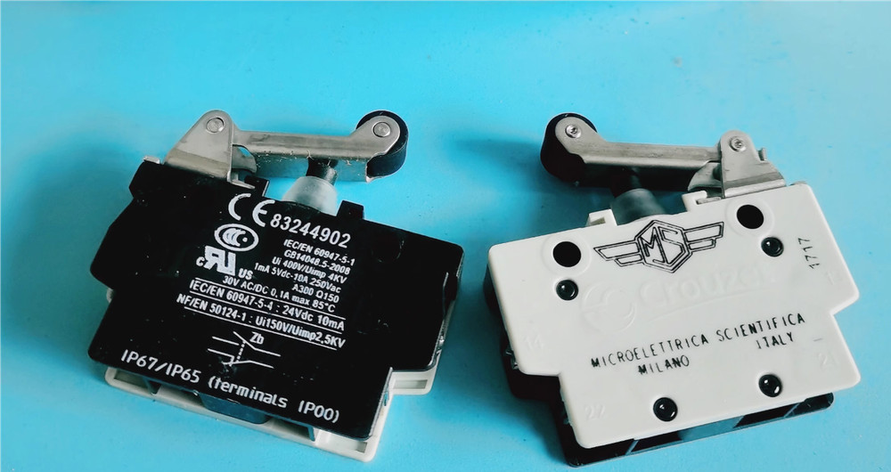 83244902 Micro Motion Switch with Roller 24VDC 10mA x 1PC NEW