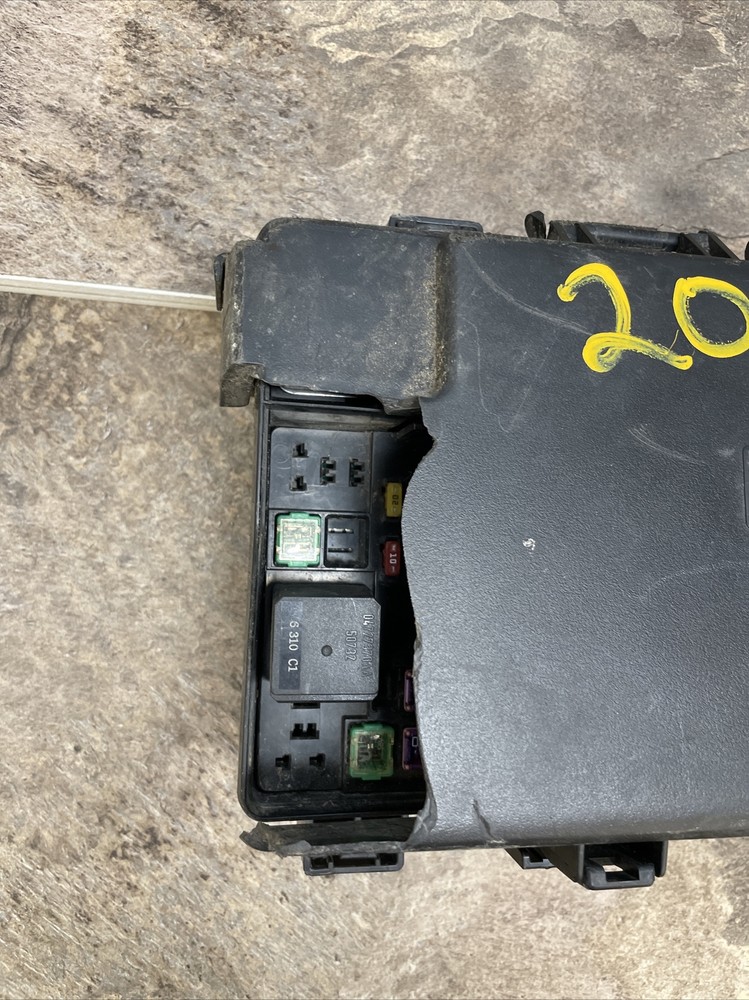Dodge Ram engine fuse box 16 18 Multifunction control unit 3.6L OEM 68322373AB