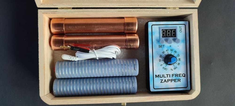 Hulda Clarck’s Protocol Gadget Multi Frequency Zapper with Copper, Carbone elect