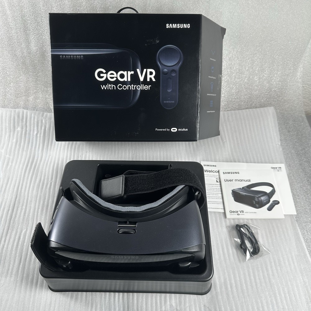 Samsung Gear VR Headset with Remote Controller SM-R324  Oculus Original Box