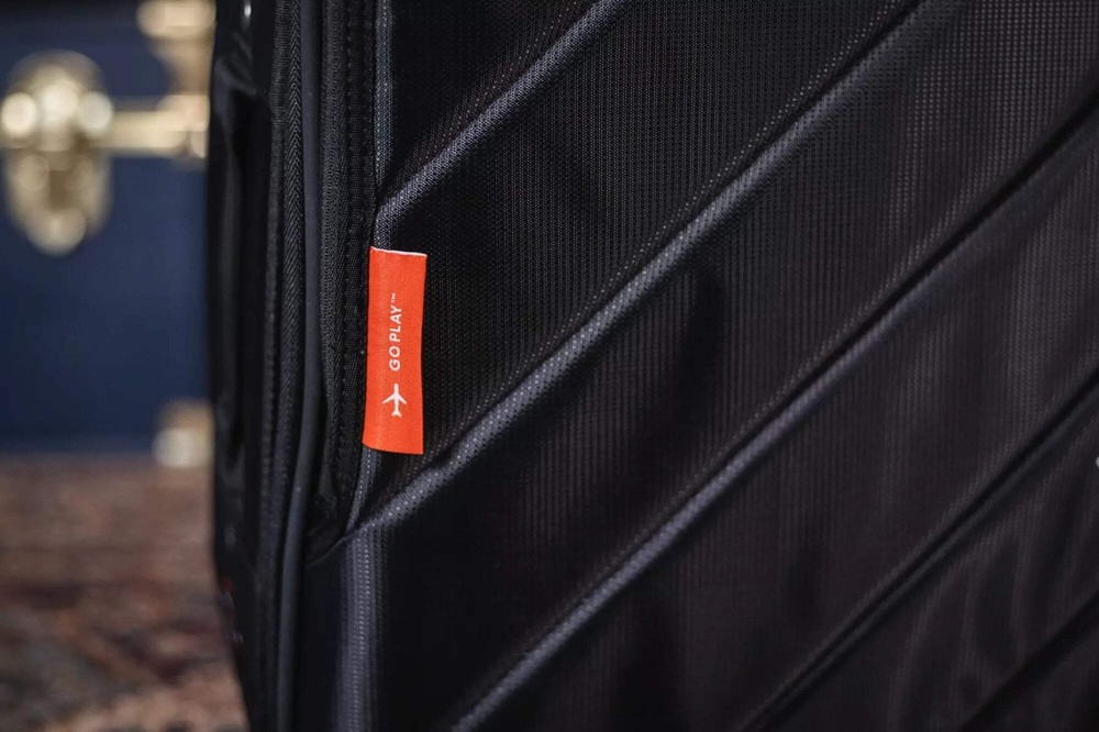 MONO Pedalboard Medium Silver + Tour Accessory Case 2.0 Black