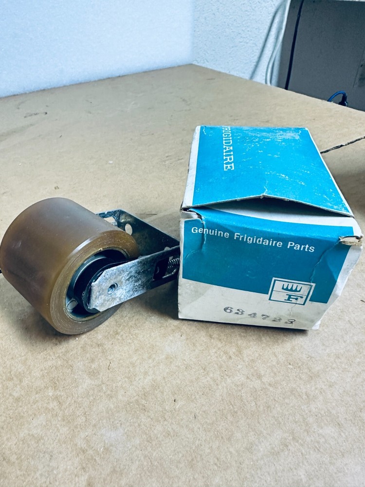 OEM Frigidaire Roller 634723