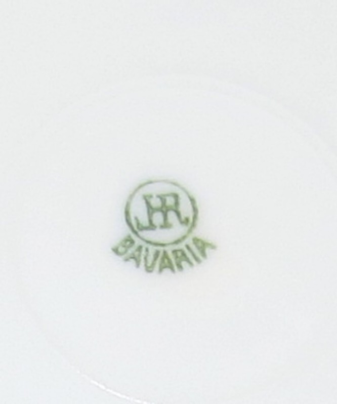Hutschenreuther pattern HUT455 Eight-piece Place setting: Plates Ramekin Bowl +