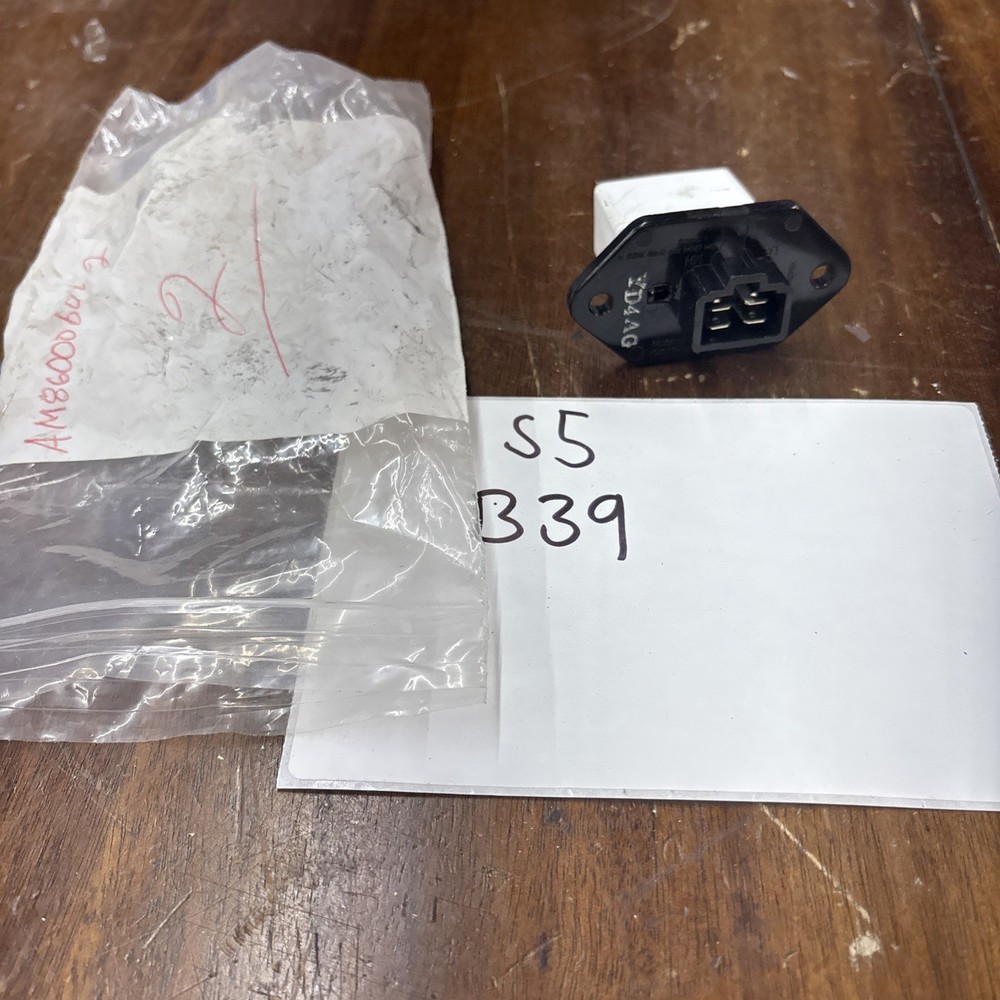 Hyundai Resistor (AM86000601-2)