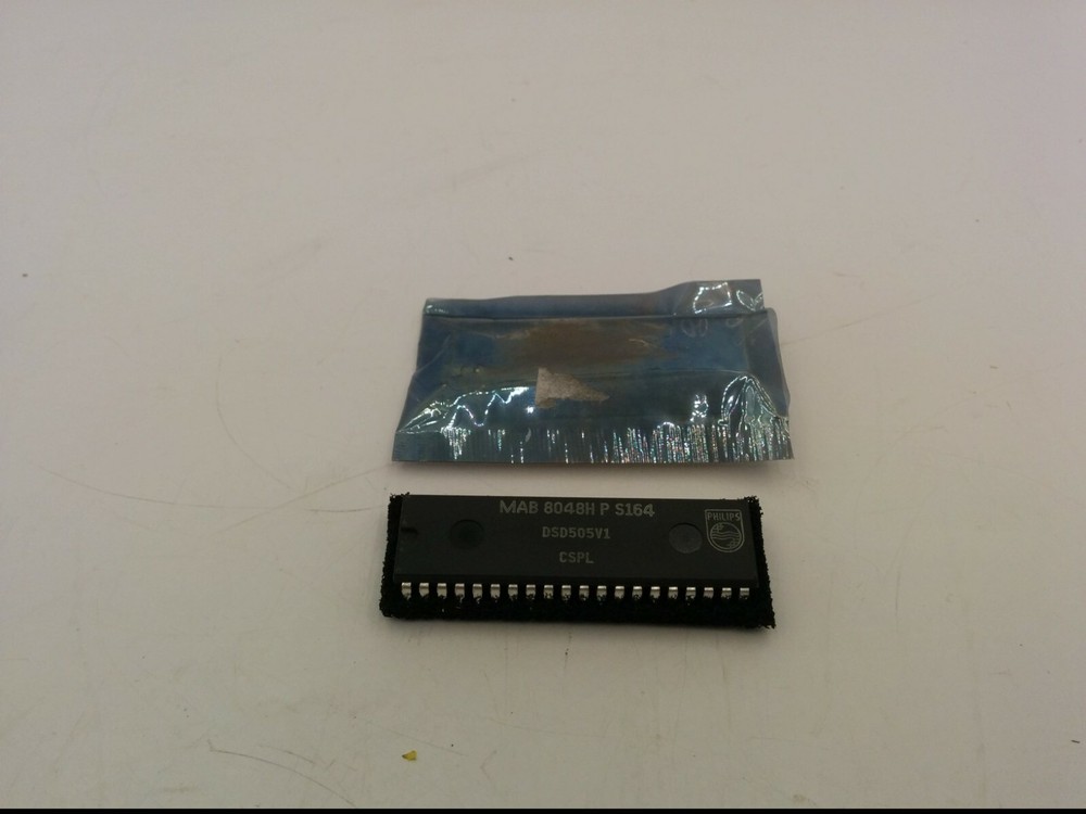 PHILIPS MAB8048H MICROCONTROLLER, 40 PIN DIP, DSD505V1, NIB