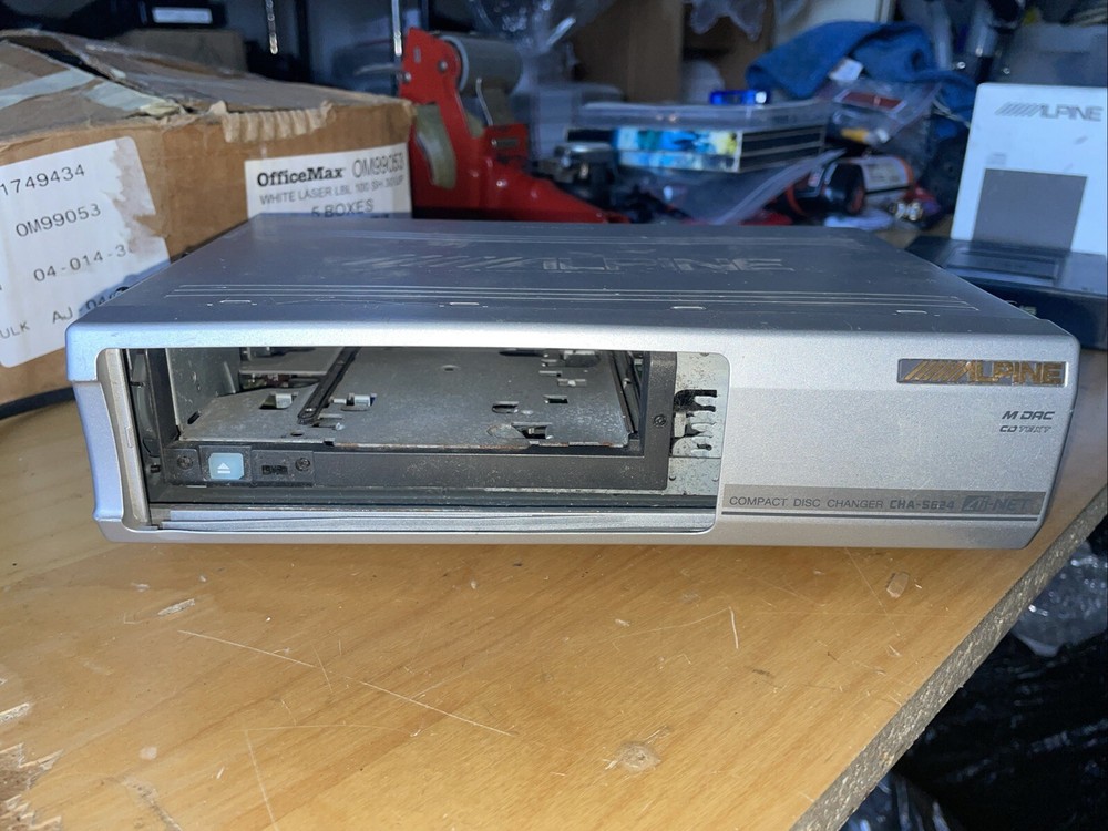 Alpine CHA-S624 Ai-Net 6-Disc CD Changer (Used)