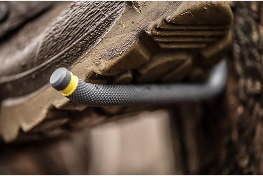 Hunting Heavy-Duty Self-Tapping Slip-Resistant Knurling Pattern