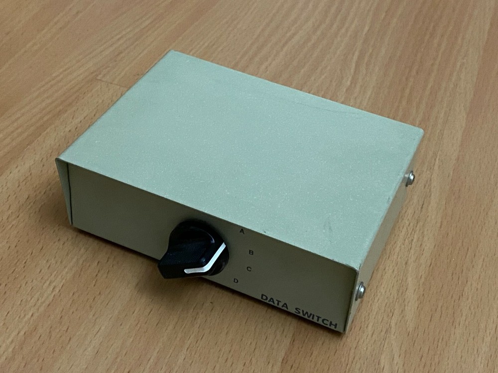 4 Ports USB Manual Data Switch  40U1-05604