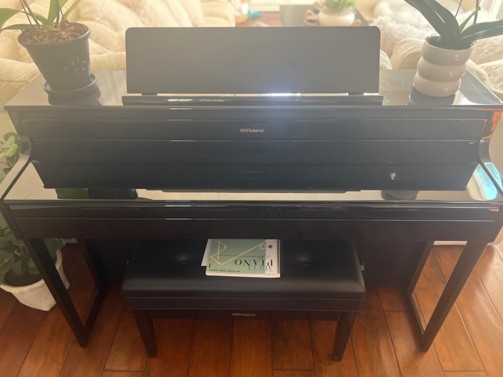 Roland Digital Piano HP704