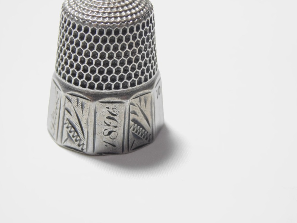 Vintage Sterling Silver 1896 Thimble MI129