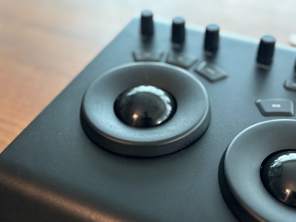 Blackmagic Design DaVinci Resolve Micro Panel w/ USB Cable_Used- Mint Conditions