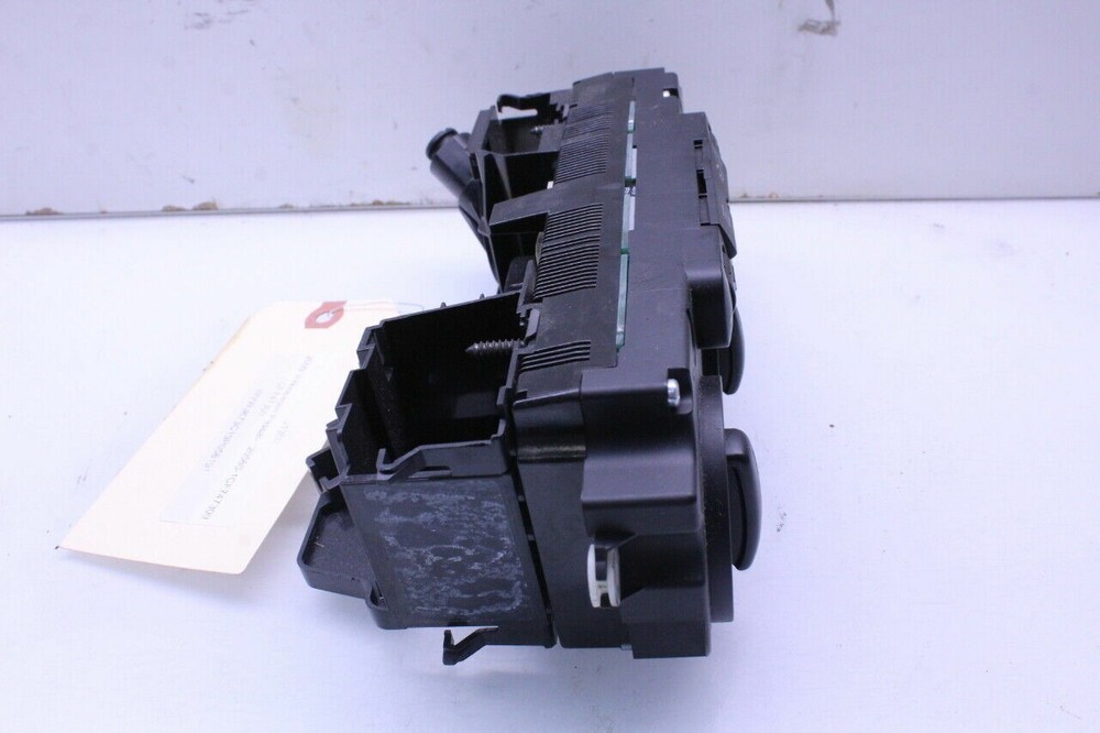 Volkswagen Jetta Passat Climate Temperature Control Panel OEM