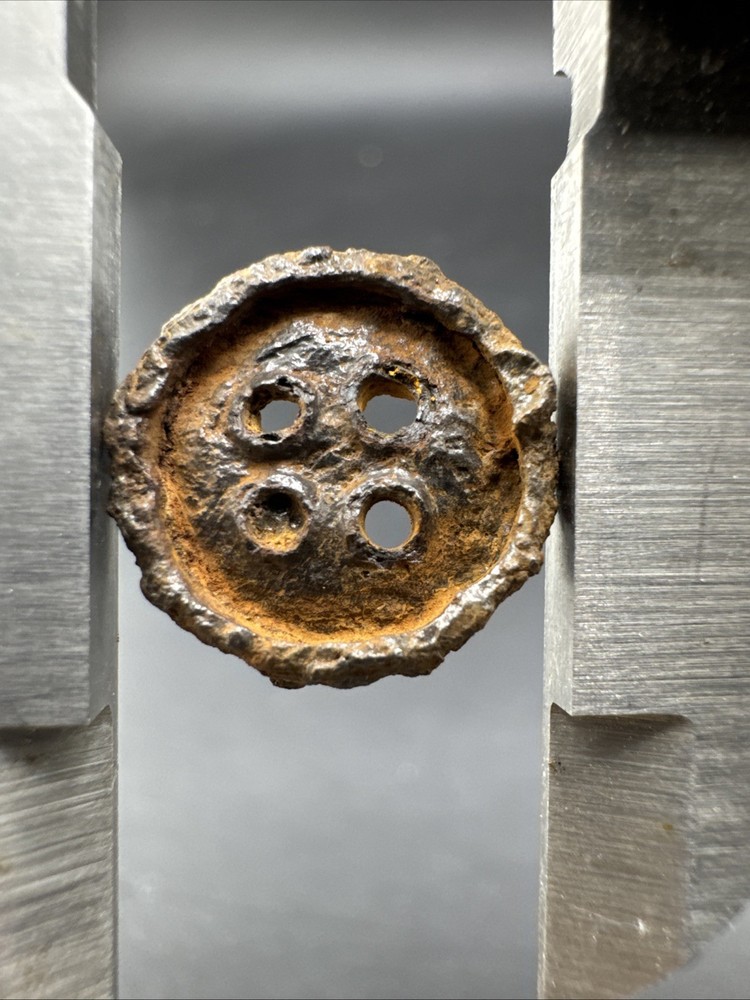 Colonial Era Button Found In Virginia Flat Button #68