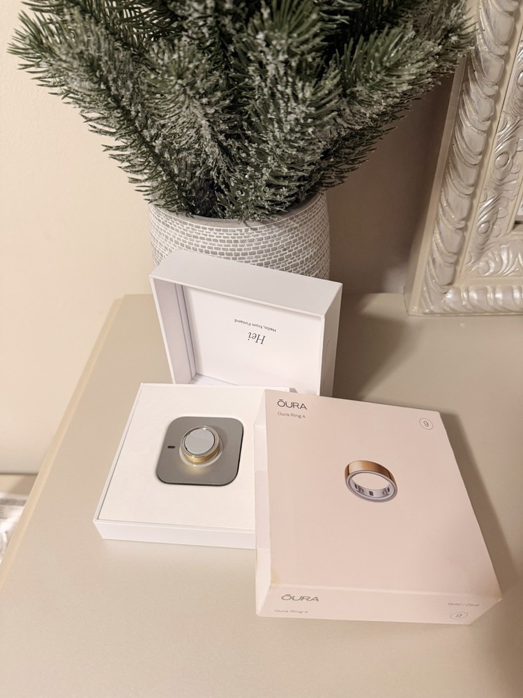 Oura Ring 4 Gold - Size 9