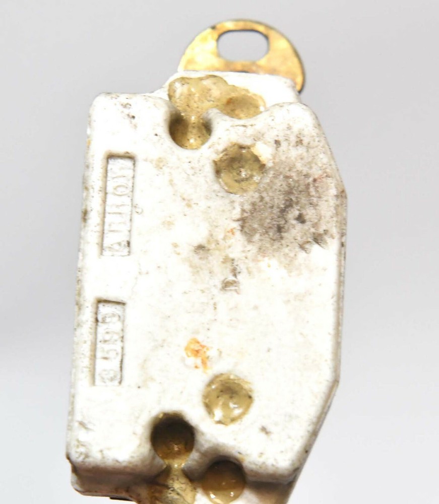 VINTAGE SINGLE POLE PUSH BUTTON LIGHT SWITCH IM3